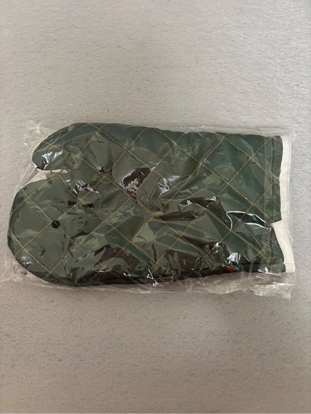 Everett Silvertips WHL Minor Hockey Goalie Oven Mitt Facsimile Autographs NEW!